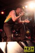 Dr. Ring Ding (D) with The House Of Riddim Band 12. Reggae Jam Festival - Bersenbrueck 12. August 2006 (11).jpg